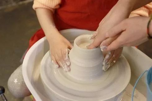 上海紳協(xié)軒逸純電感恩回饋 親子陶藝體驗(yàn)課，創(chuàng)意作品免費(fèi)帶回家